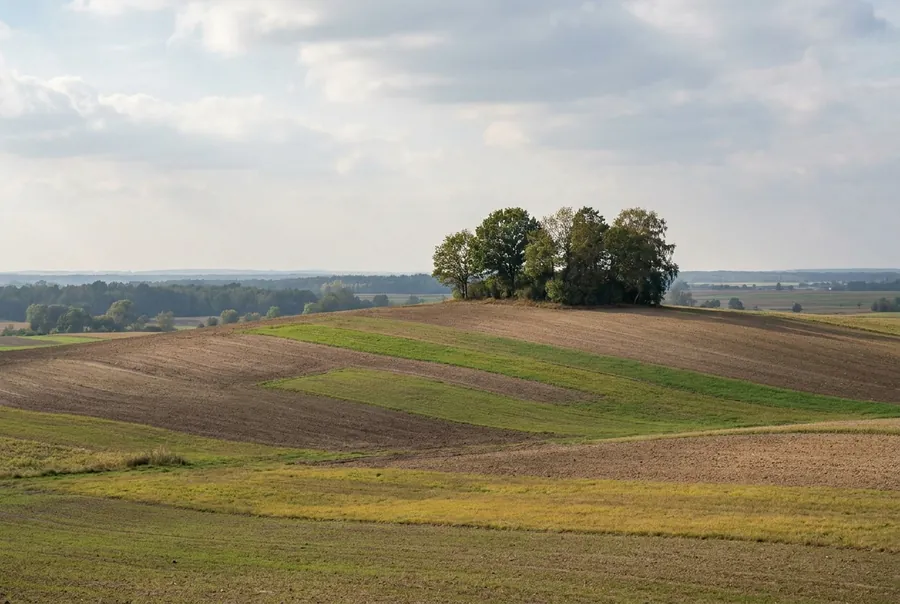 Naturalne wzniesienia terenu sprzyjające zasięgowi